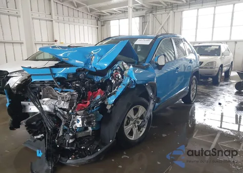 2021 Toyota Rav4 Xle z USA, uszkodzony, nr VIN 2T3W1RFV1MW122981